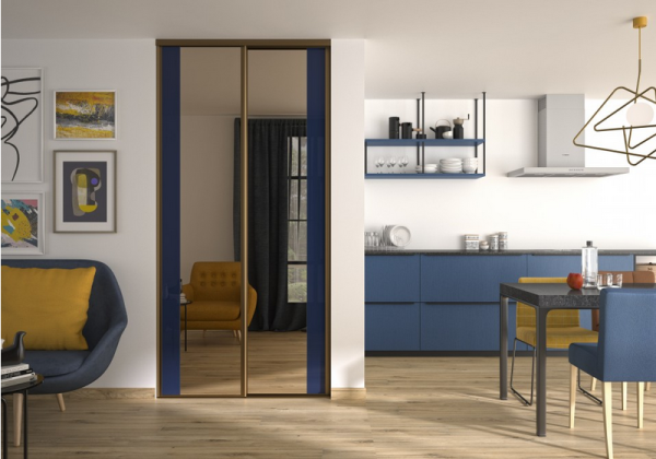 Porte Lido et Doli 
Verre Laqué Bleu Nuit Brillant et Miroir Bronze - Profil Zéphyr Anodisé Bronze.